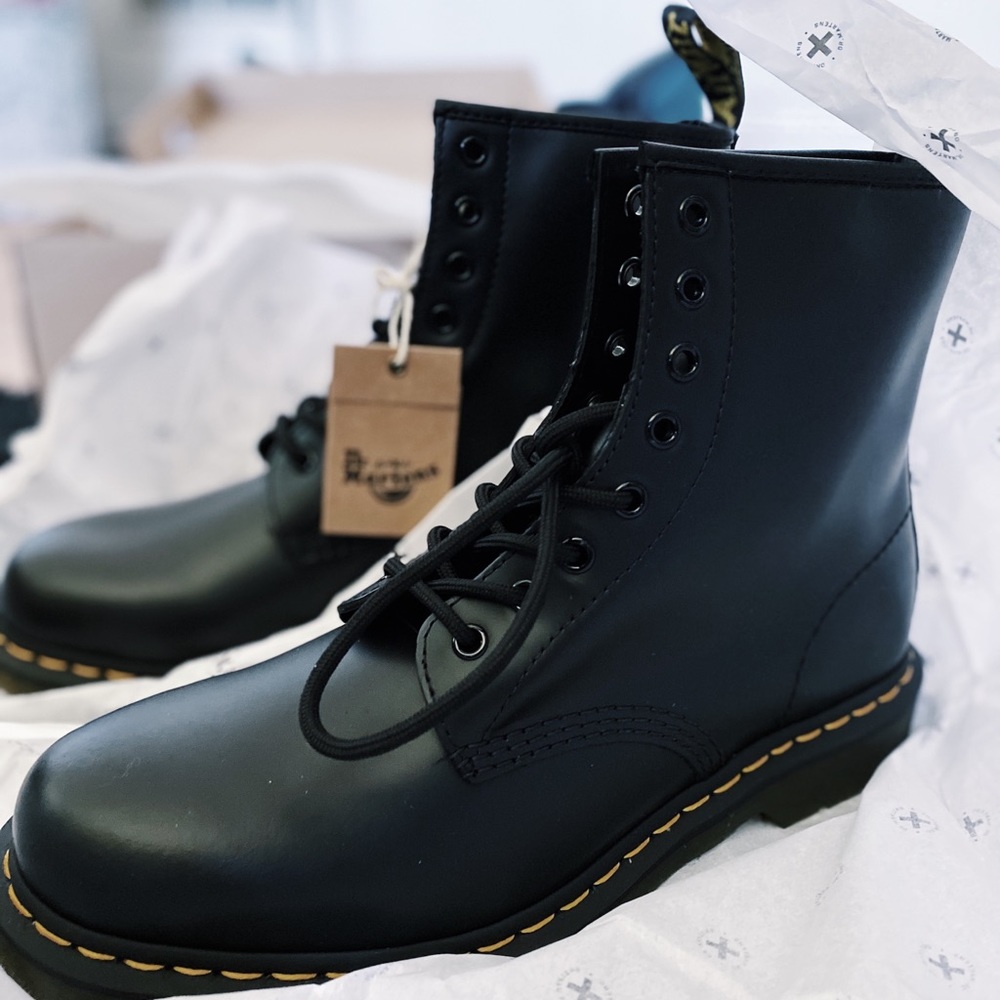 1460 Black Doc Martens